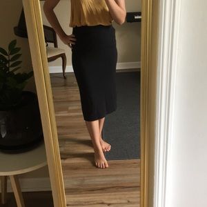 Tobi Black Ribbed Pencil Skirt w/ black slit SizeM